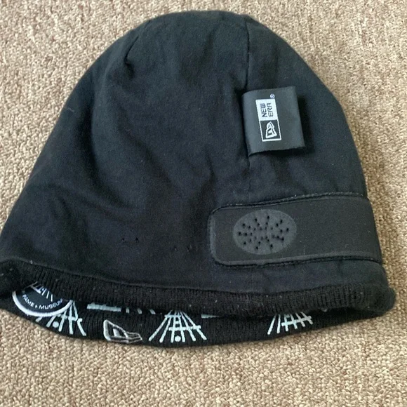 Rock and Roll hall of fame and museum beanie - Picture 8 of 9